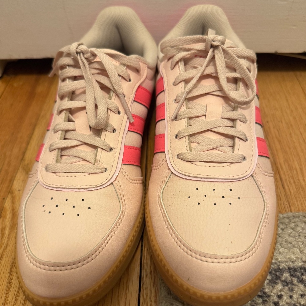 Women’s Adidas Breaknet Sleek Sneakers